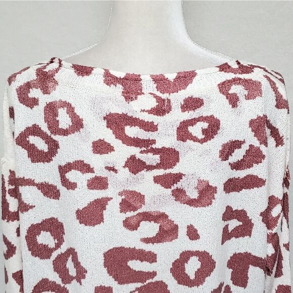 Pol Raspberry Leo Lightweight V-neck Loose Fit Side Slit Knit Sweater - Picture 10 of 13